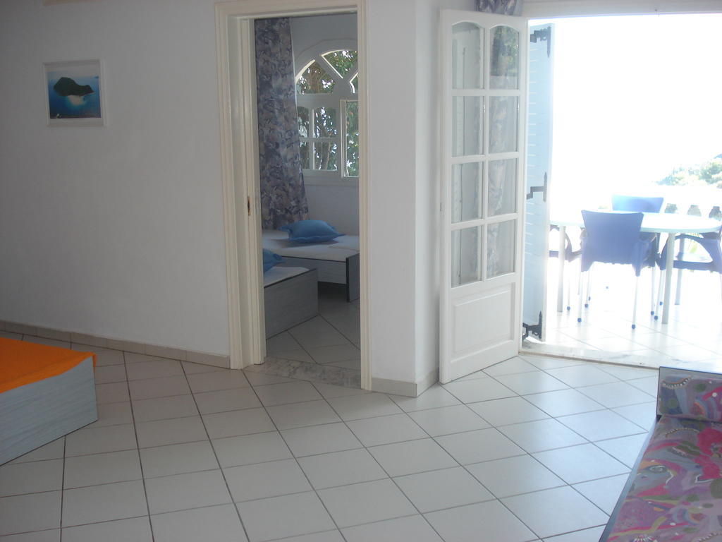 Dolphin Apartments 1 Parga Room photo